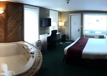 Knights Inn Huntsville, ON hotel thumbnail 8