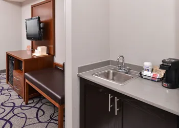 Comfort Inn & Suites Frisco - Plano hotel thumbnail 8