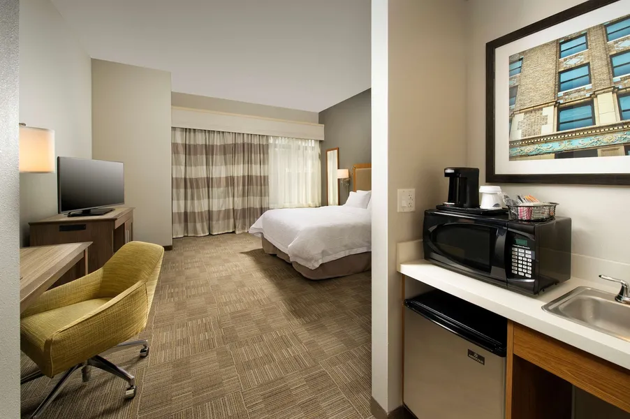 Hampton Inn & Suites San Antonio Northwest/Medical Center hotel detail image 6
