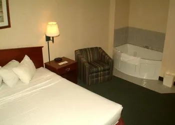 Baymont by Wyndham New Buffalo hotel thumbnail 4