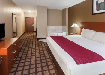 Baymont by Wyndham New Buffalo hotel thumbnail 7