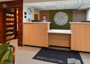 Fairfield Inn & Suites by Marriott Arlington Six Flags hotel thumbnail 2
