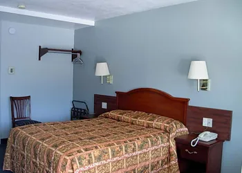 Economy Inn hotel thumbnail 6