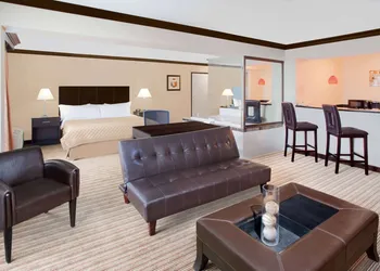 Wyndham Garden Schaumburg Chicago Northwest hotel thumbnail 4