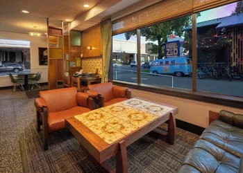 Hotel Zed Victoria hotel thumbnail 6