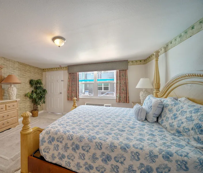 Camelot Beach Suites hotel detail image 6