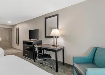 Quality Inn & Suites Union City - Atlanta South hotel thumbnail 5