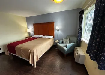 Travelers Inn by OYO Longview Kelso hotel thumbnail 6