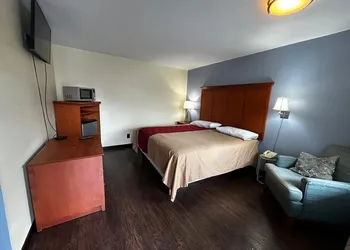 Travelers Inn by OYO Longview Kelso hotel thumbnail 8