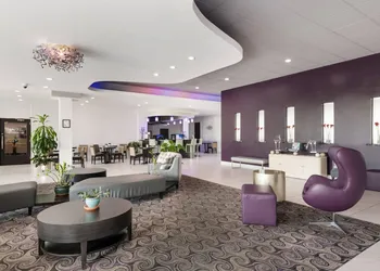 Clarion Inn & Suites Across From Universal Orlando Resort hotel thumbnail 3