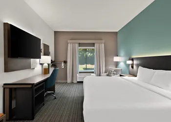 Comfort Inn Powell - Knoxville North hotel thumbnail 7
