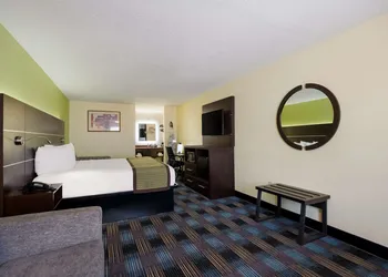 SureStay Hotel by Best Western Manning hotel thumbnail 8