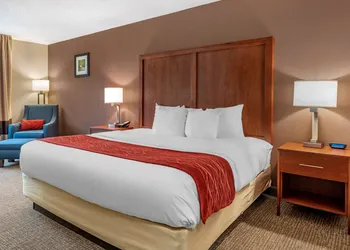 Comfort Inn & Suites Lawrenceburg hotel thumbnail 4