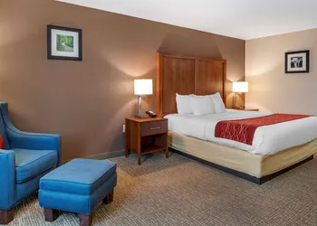 Comfort Inn & Suites Lawrenceburg hotel thumbnail 5