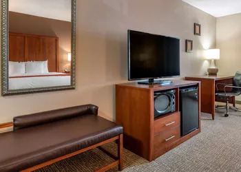 Comfort Inn & Suites Lawrenceburg hotel thumbnail 6