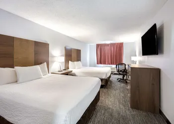 Red Lion Inn & Suites Grants Pass hotel thumbnail 3
