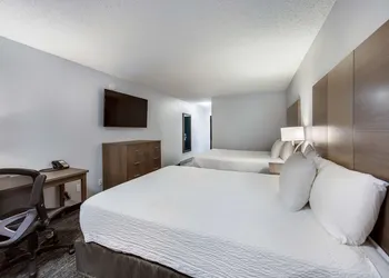 Red Lion Inn & Suites Grants Pass hotel thumbnail 4