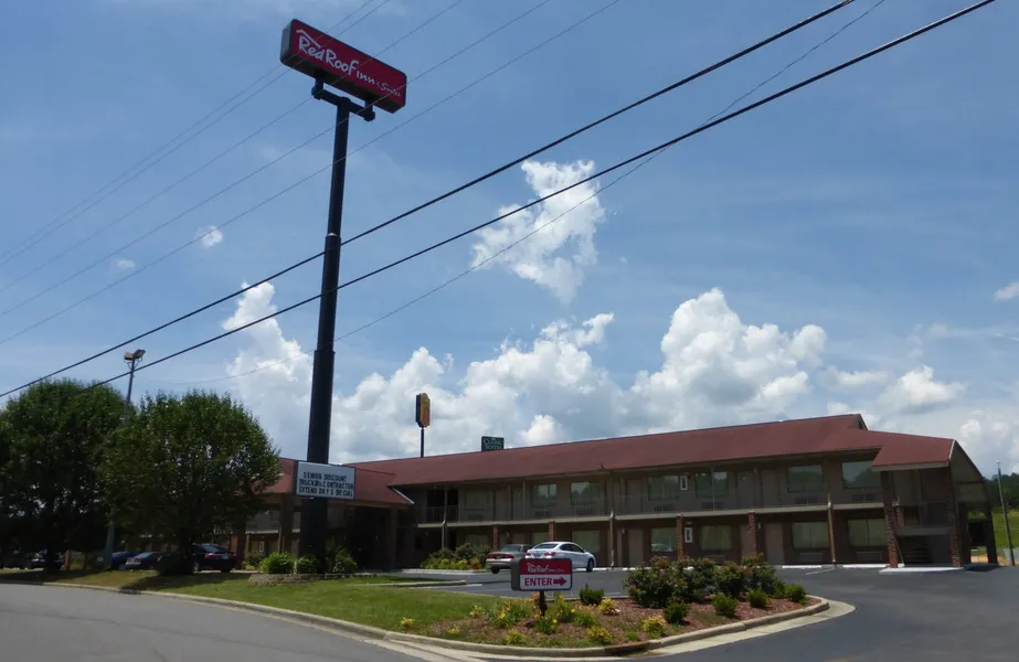 Red Roof Inn & Suites Cleveland, TN hotel detail image 6