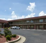 Red Roof Inn & Suites Cleveland, TN hotel detail image 7