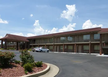 Red Roof Inn & Suites Cleveland, TN hotel thumbnail 7