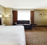 DoubleTree by Hilton Hotel Pleasanton at the Club hotel detail image 4