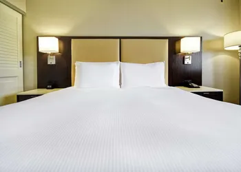 DoubleTree by Hilton Hotel Pleasanton at the Club hotel thumbnail 5