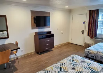 Studio 6 National City, CA - Naval Base San Diego hotel thumbnail 5