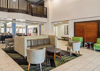 Holiday Inn Express & Suites Jacksonville SE- Med Ctr Area by IHG hotel thumbnail 4