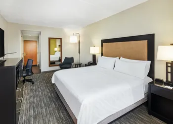 Holiday Inn Express & Suites Jacksonville SE- Med Ctr Area by IHG hotel thumbnail 6