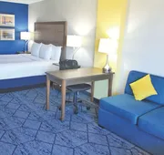 La Quinta Inn & Suites by Wyndham NE Long Beach/Cypress hotel detail image 5