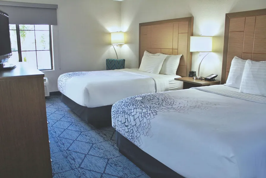 La Quinta Inn & Suites by Wyndham NE Long Beach/Cypress hotel detail image 6