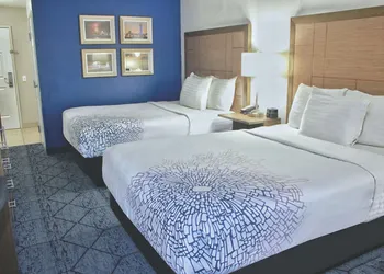 La Quinta Inn & Suites by Wyndham NE Long Beach/Cypress hotel thumbnail 8