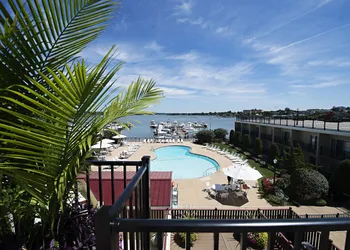 Molly Pitcher Inn hotel thumbnail 6