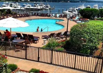 Molly Pitcher Inn hotel thumbnail 7