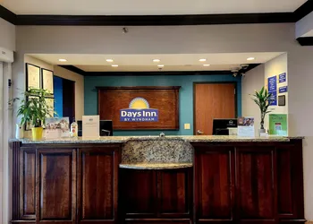Days Inn by Wyndham Baton Rouge/I-10 hotel thumbnail 2