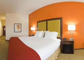 Holiday Inn Express Hotel & Suites FLORENCE NORTHEAST by IHG hotel thumbnail 2