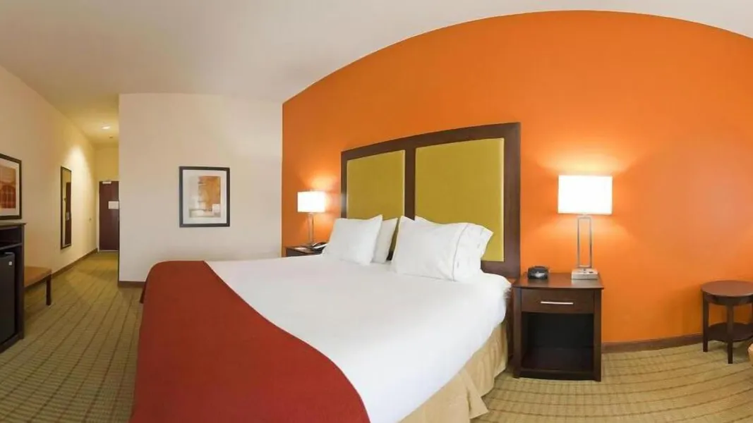 Holiday Inn Express Hotel & Suites FLORENCE NORTHEAST by IHG hotel detail image 2