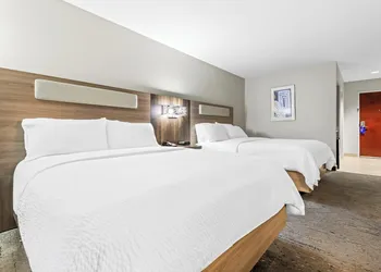 Holiday Inn Express Hotel & Suites FLORENCE NORTHEAST by IHG hotel thumbnail 6