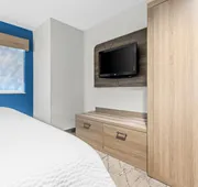 Holiday Inn Express Hotel & Suites FLORENCE NORTHEAST by IHG hotel detail image 7