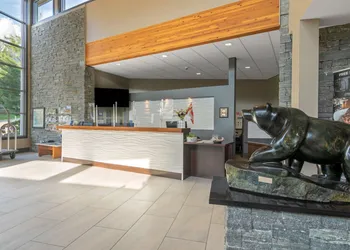 Best Western Plus Revelstoke hotel thumbnail 3
