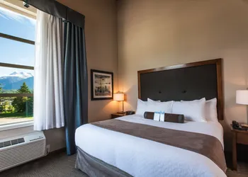 Best Western Plus Revelstoke hotel thumbnail 8