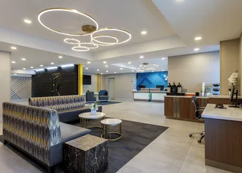La Quinta Inn & Suites by Wyndham Lexington Park - Patuxent hotel thumbnail 3