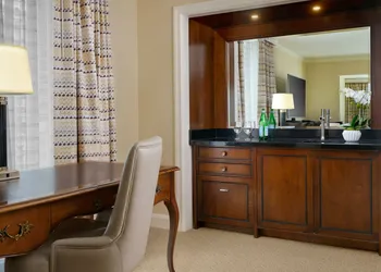 Little America Hotel hotel thumbnail 6