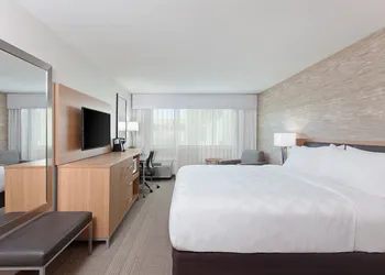 Holiday Inn Palmdale-Lancaster by IHG hotel thumbnail 3