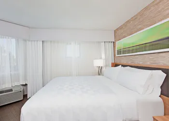 Holiday Inn Palmdale-Lancaster by IHG hotel thumbnail 5
