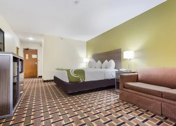 Quality Inn Lincoln Cornhusker hotel thumbnail 6