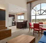 Holiday Inn Express Hotel and Suites of Opelika/Auburn by IHG hotel detail image 4