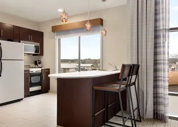 Holiday Inn Express Hotel and Suites of Opelika/Auburn by IHG hotel thumbnail 6