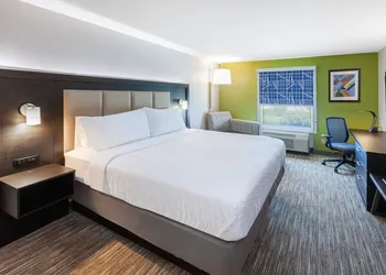 Holiday Inn Express & Suites Baton Rouge East by IHG hotel thumbnail 4
