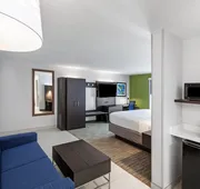 Holiday Inn Express & Suites Baton Rouge East by IHG hotel detail image 5